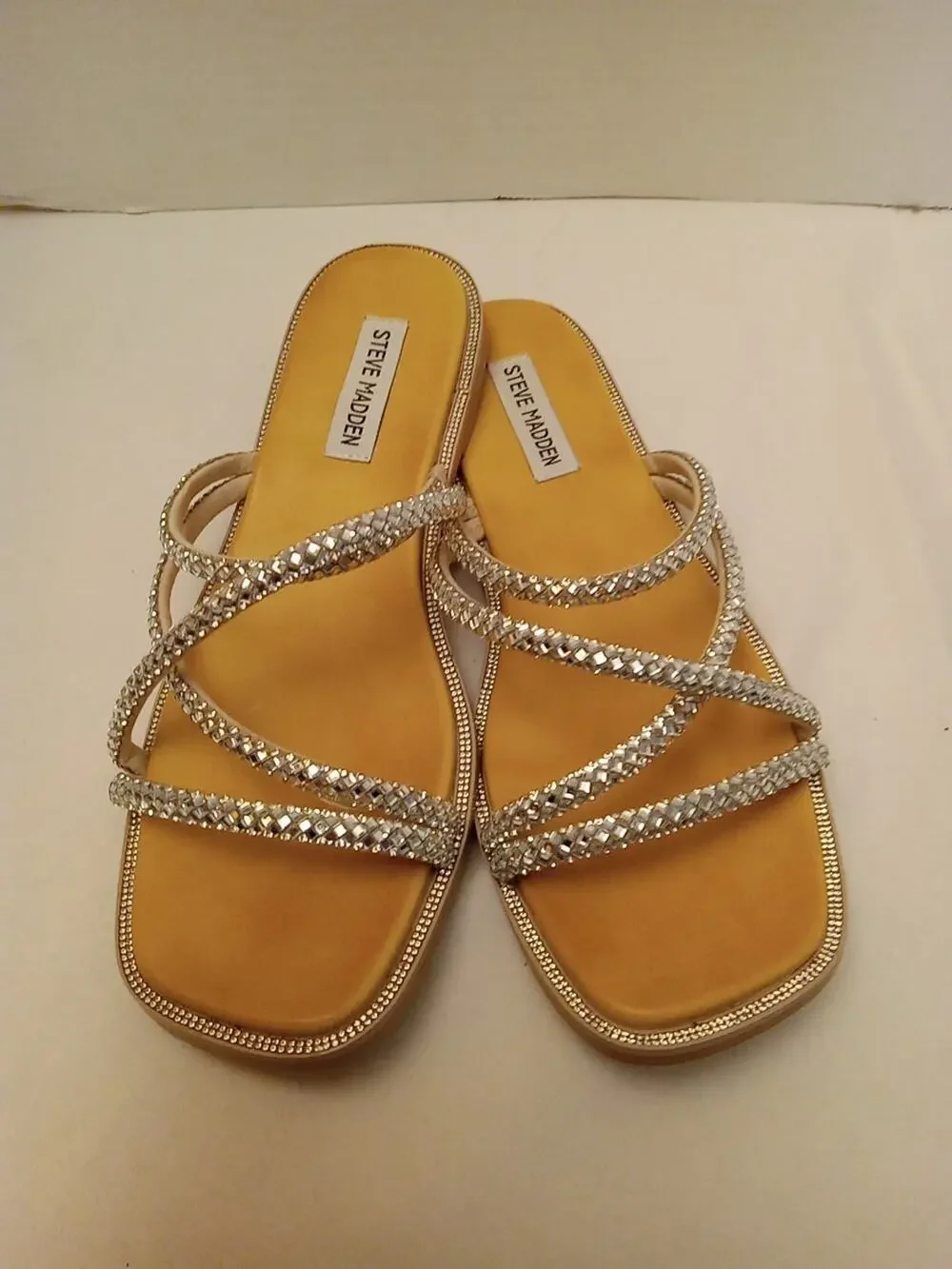 Steve Madden Women's Size 8 SPICE Bling Sandal. Summer, Athleisure, Fun, Comfy